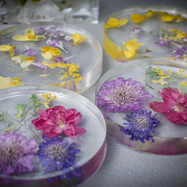Resin coaster set made with real pressed flowers